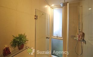 Quad Suites Silom:1Bed Room Photos No.9