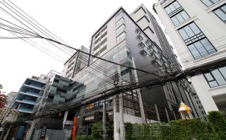 15 Sukhumvit Residence