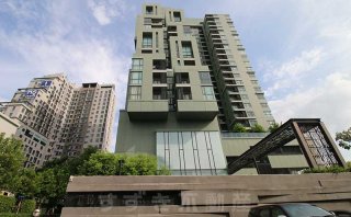 Teal Sathorn-Taksin