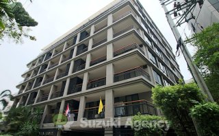 Mela Grande Sukhumvit 25
