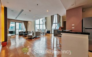 Bright Sukhumvit 24