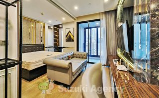 Ashton Chula - Silom