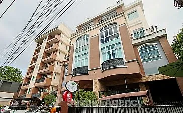 Green View Ekkamai 10 (旧Ekamai Prestige)