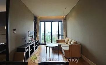 Vincente Sukhumvit 49