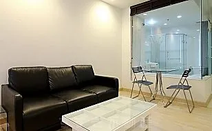The Rajdamri Condo：Studio Interior Photos No.17