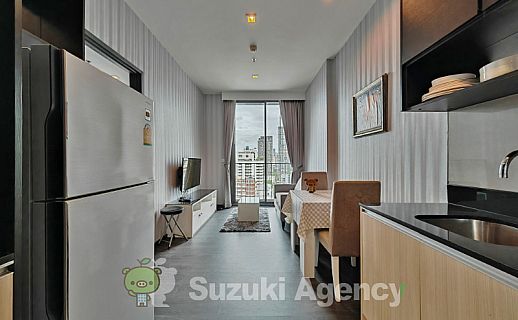 Edge Sukhumvit 23