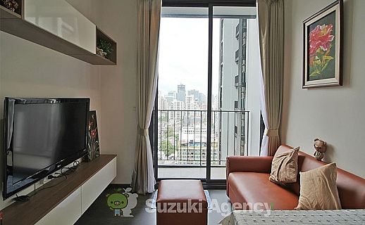 Edge Sukhumvit 23