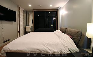 Quad Suites Silom:1Bed Room Photos No.7